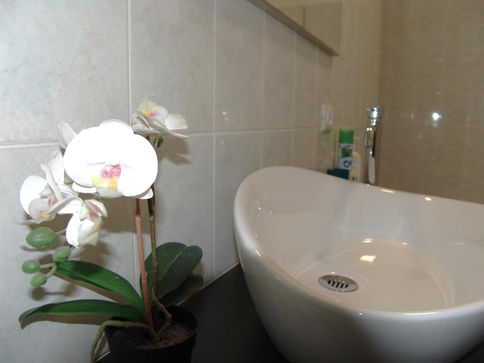 Modern Apartment Luci & Stelle Near Lake Como Nibionno Екстериор снимка